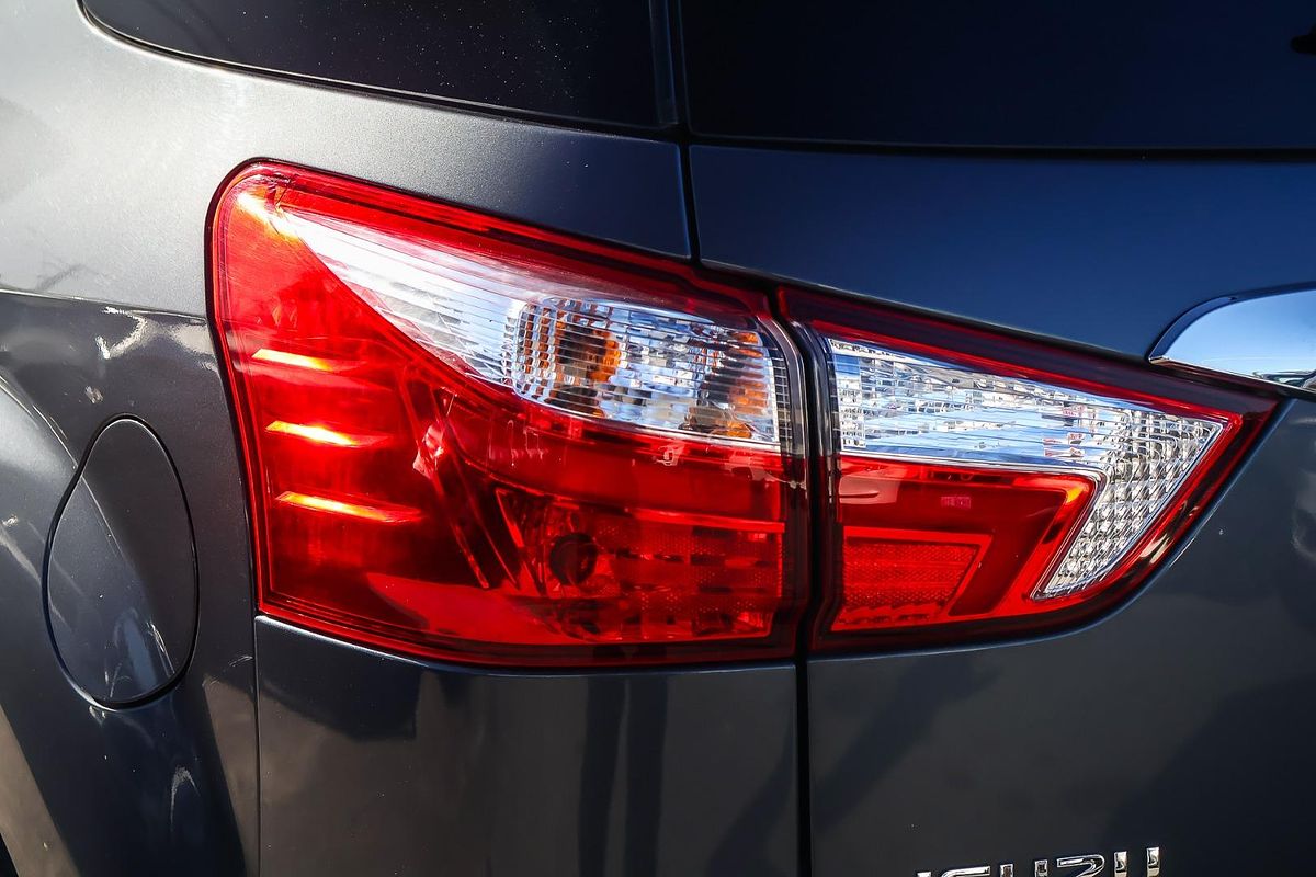 2018 Isuzu MU-X LS-T