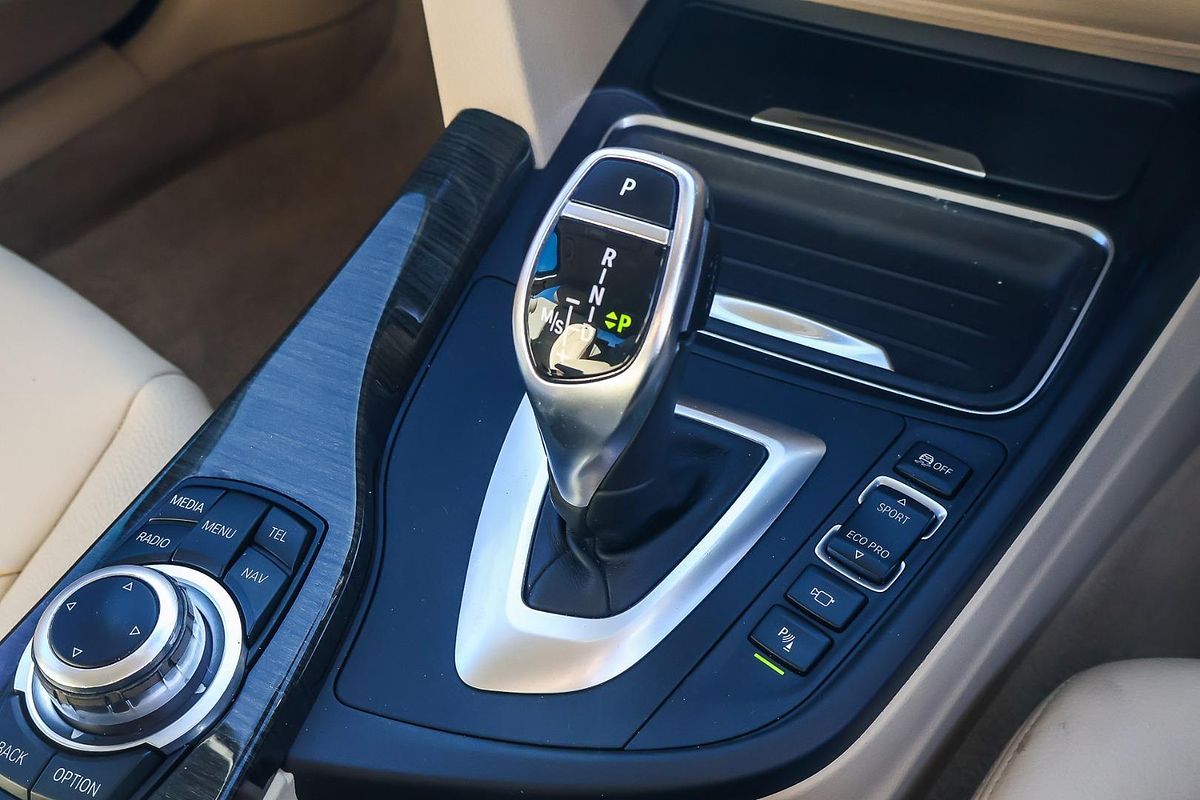 2014 BMW 3 Series 320i F30