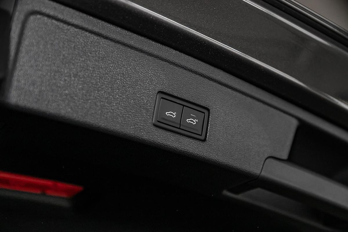 2022 Volkswagen Touareg 210TDI R-Line CR