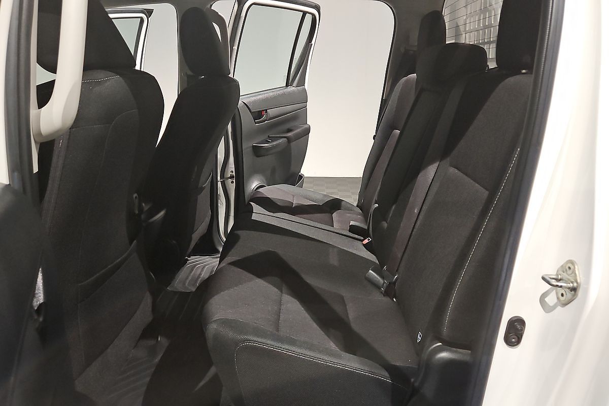 2017 Toyota Hilux SR GUN126R 4X4