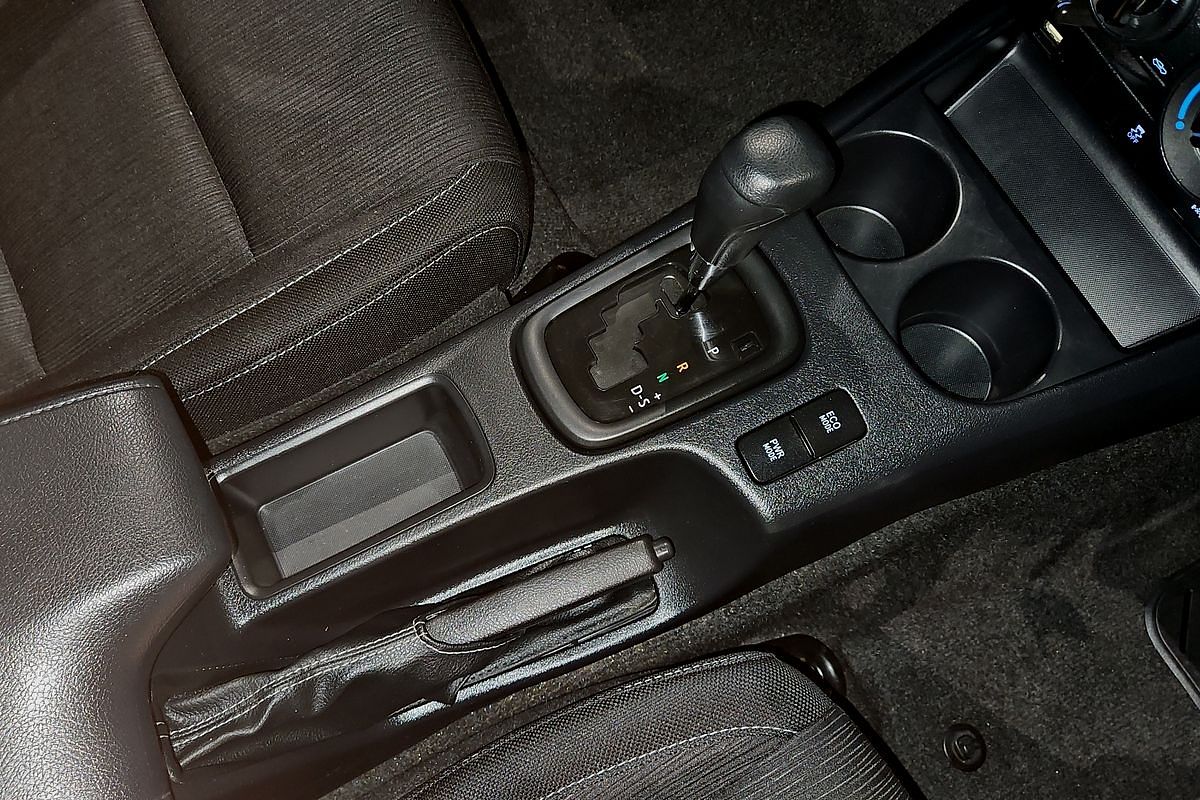 2017 Toyota Hilux SR GUN126R 4X4