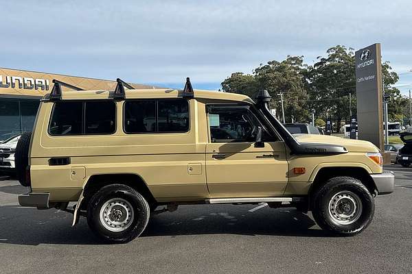 2023 Toyota Landcruiser GXL Troopcarrier VDJ78R