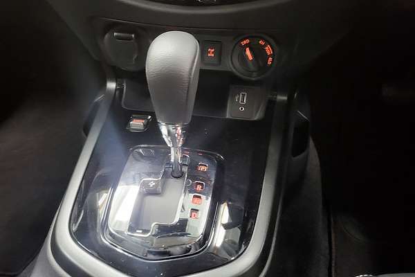 2025 Nissan Navara PRO-4X Warrior D23 4X4