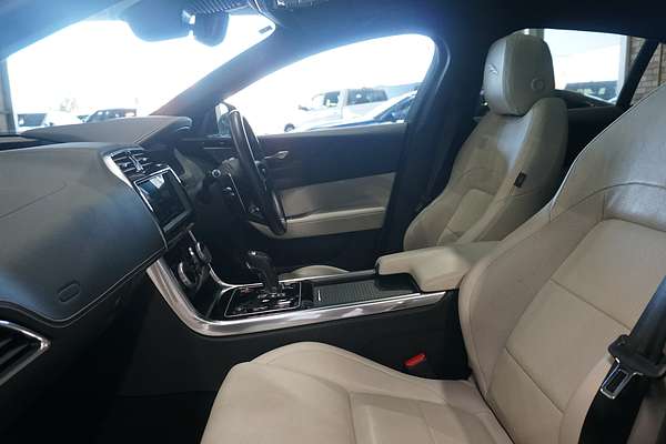2022 Jaguar XE P300 R-Dynamic Black X760