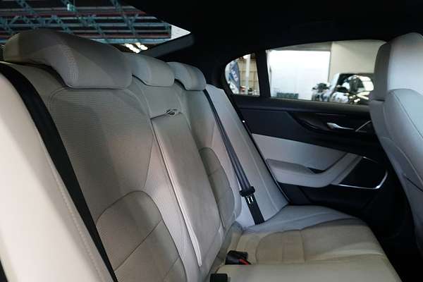 2022 Jaguar XE P300 R-Dynamic Black X760