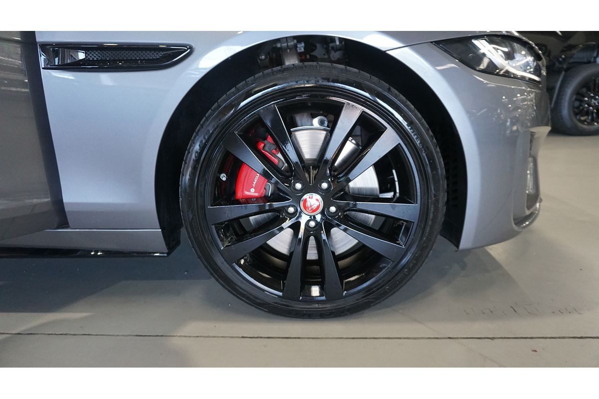 2022 Jaguar XE P300 R-Dynamic Black X760