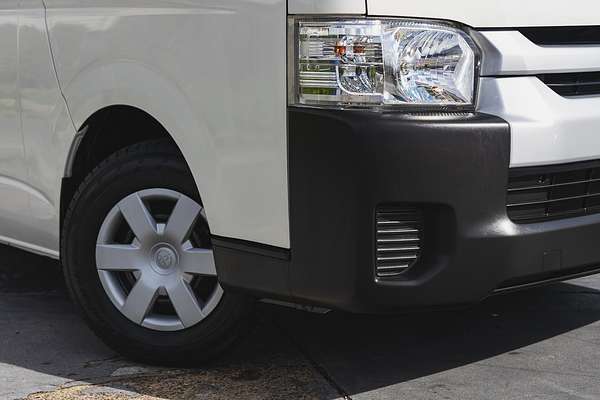 2017 Toyota Hiace Commuter TRH223R
