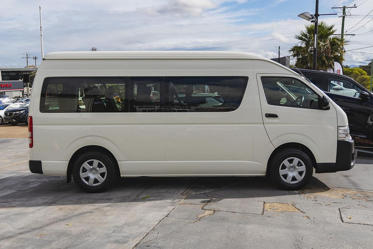 2017 Toyota Hiace Commuter TRH223R