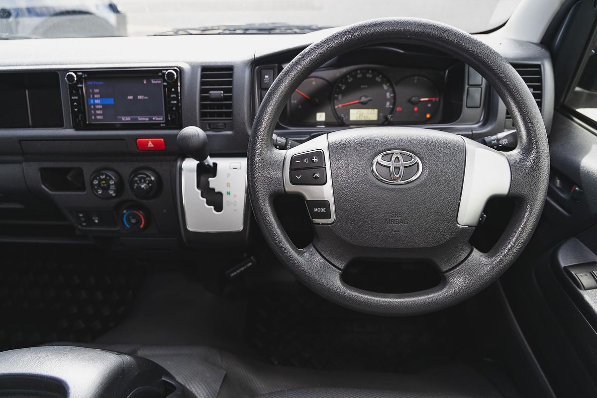 2017 Toyota Hiace Commuter TRH223R