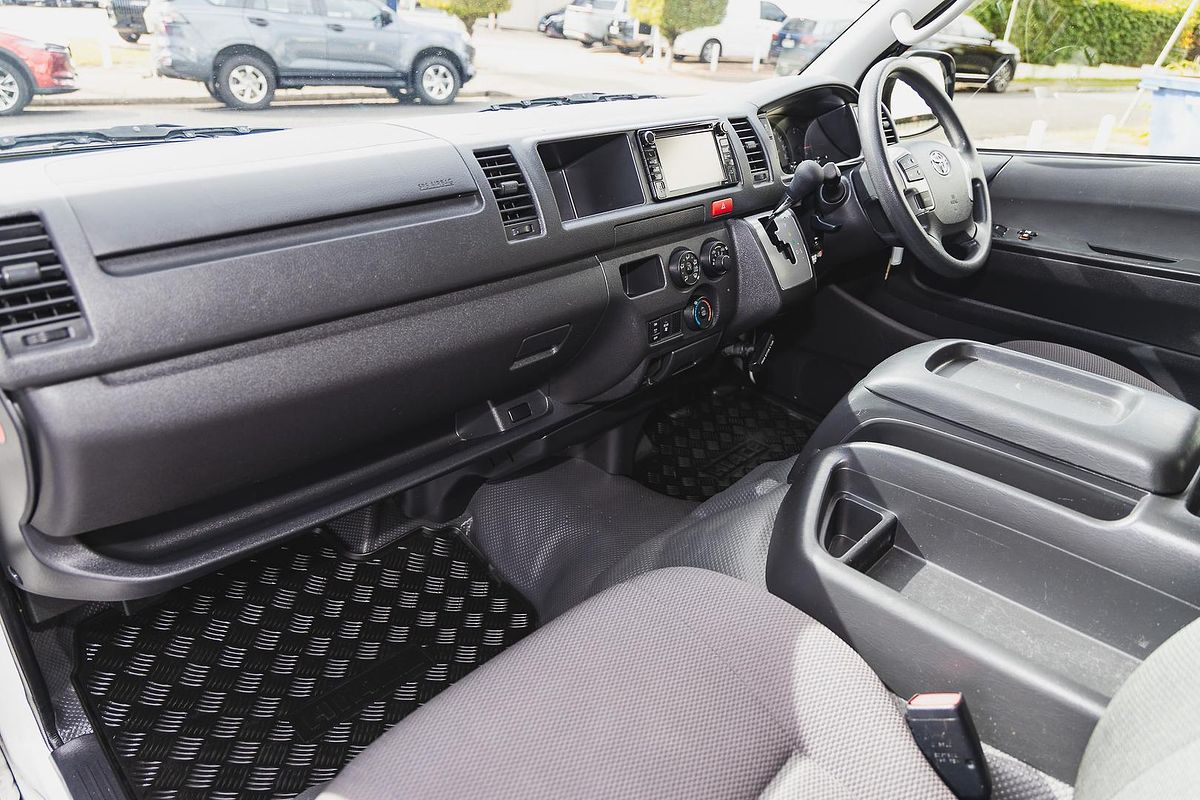 2017 Toyota Hiace Commuter TRH223R