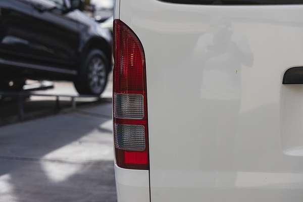2017 Toyota Hiace Commuter TRH223R