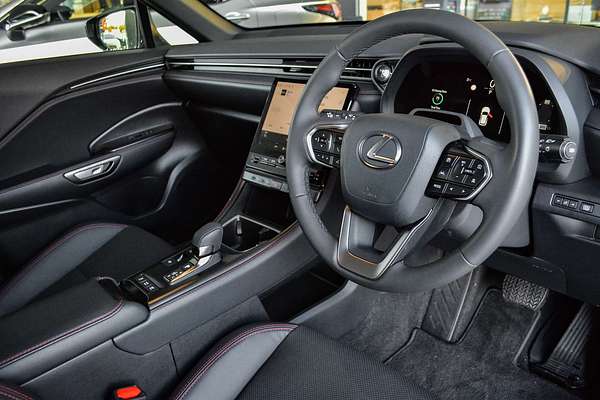 2024 Lexus LBX Luxury MAYH10R