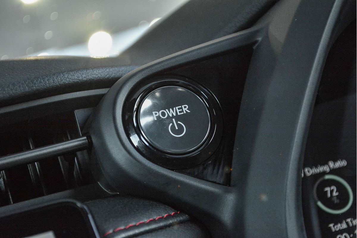 2024 Lexus LBX Luxury MAYH10R