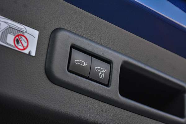 2024 Lexus LBX Luxury MAYH10R