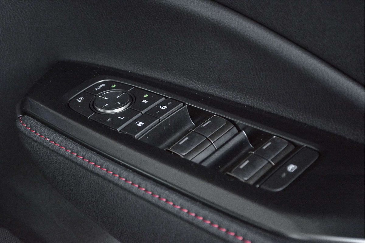 2024 Lexus LBX Luxury MAYH10R