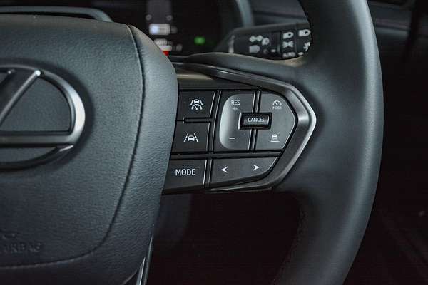 2024 Lexus LBX Luxury MAYH10R