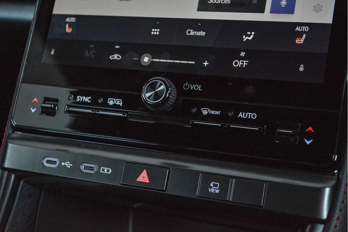 2024 Lexus LBX Luxury MAYH10R