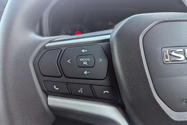 2025 Isuzu D-MAX SX 4X4