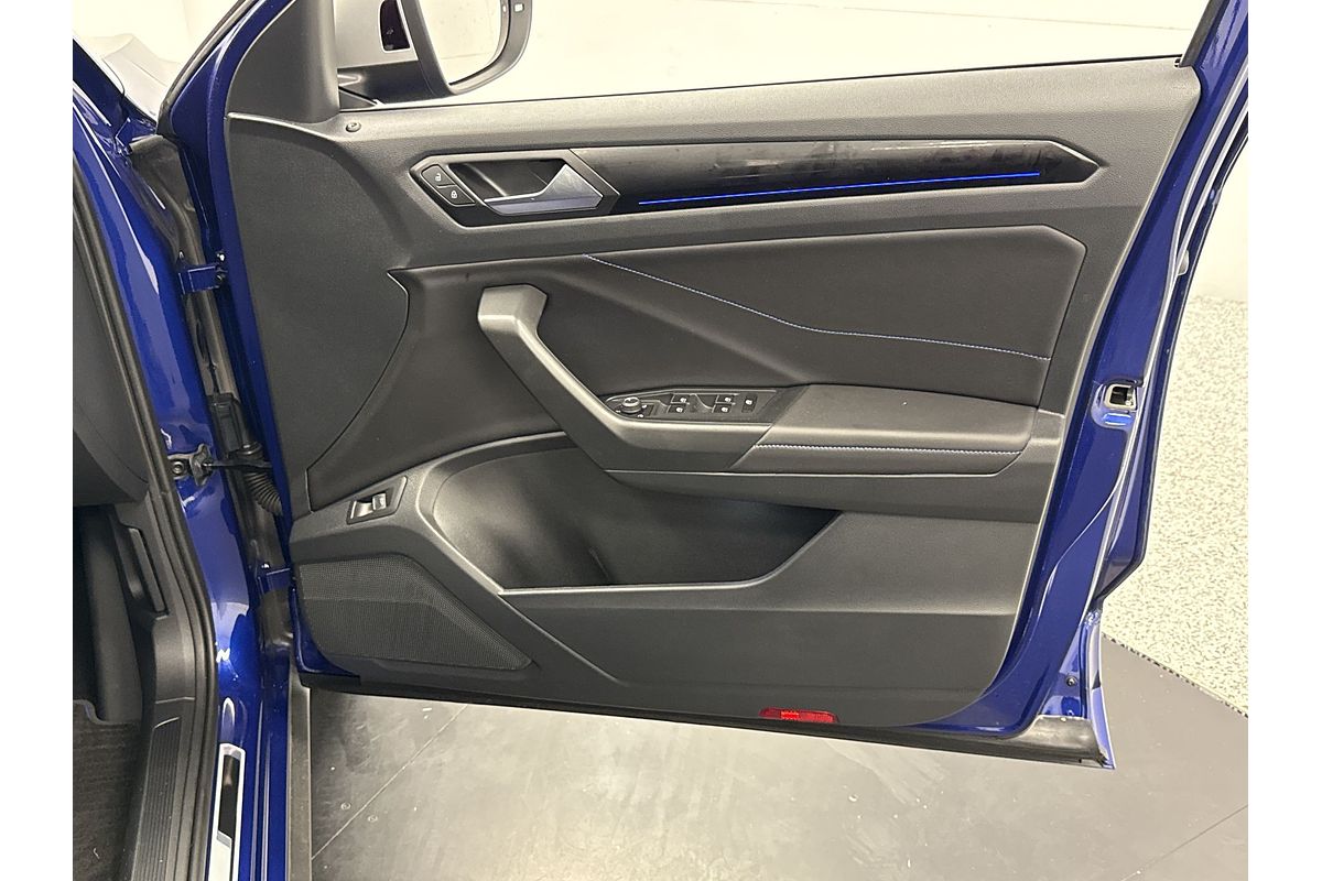 2023 Volkswagen T-Roc R D11