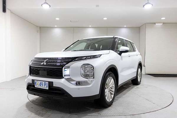 2022 Mitsubishi Outlander ES ZM