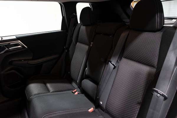 2022 Mitsubishi Outlander ES ZM