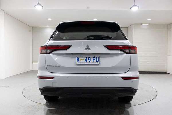 2022 Mitsubishi Outlander ES ZM