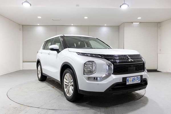 2022 Mitsubishi Outlander ES ZM