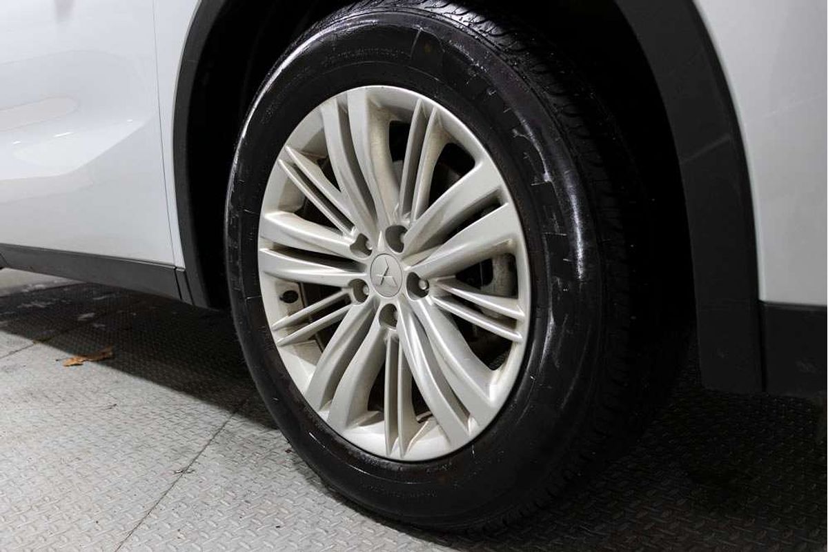 2022 Mitsubishi Outlander ES ZM