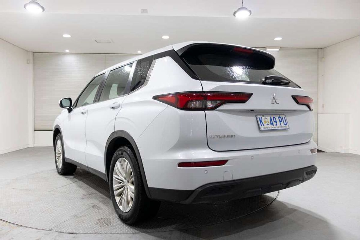 2022 Mitsubishi Outlander ES ZM
