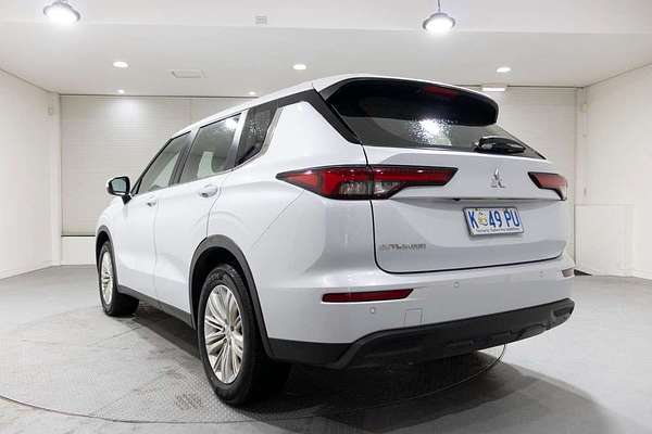 2022 Mitsubishi Outlander ES ZM