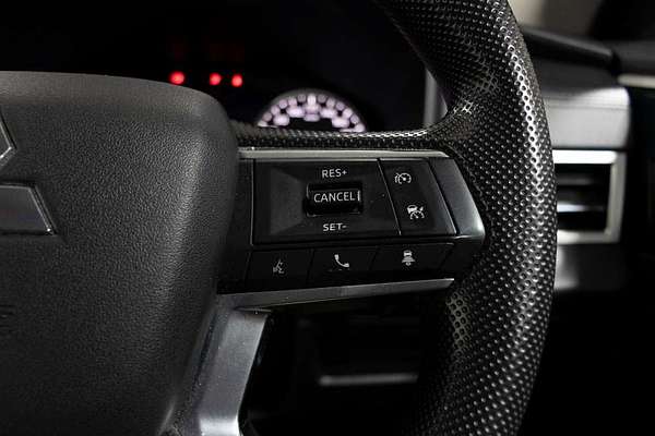 2022 Mitsubishi Outlander ES ZM