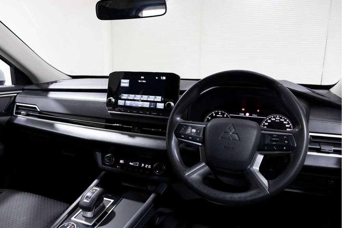 2022 Mitsubishi Outlander ES ZM