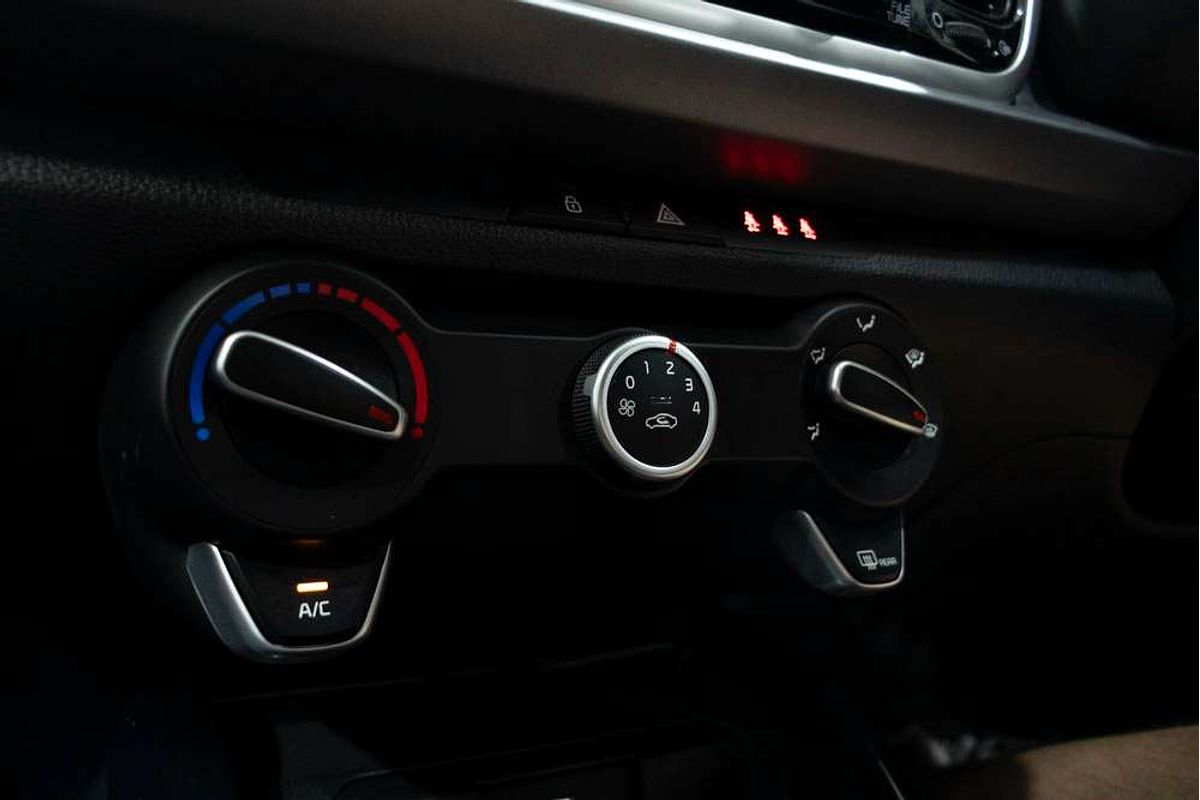 2023 Kia Rio Sport YB