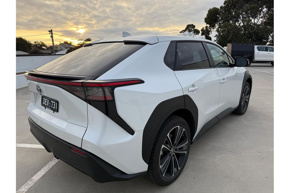 2024 Toyota bZ4X XEAM10R