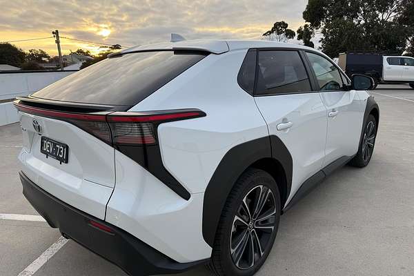 2024 Toyota bZ4X XEAM10R