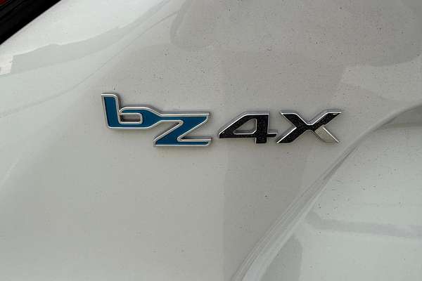 2024 Toyota bZ4X XEAM10R