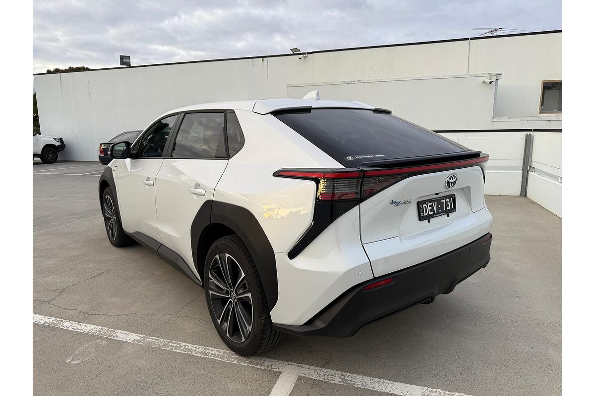 2024 Toyota bZ4X XEAM10R