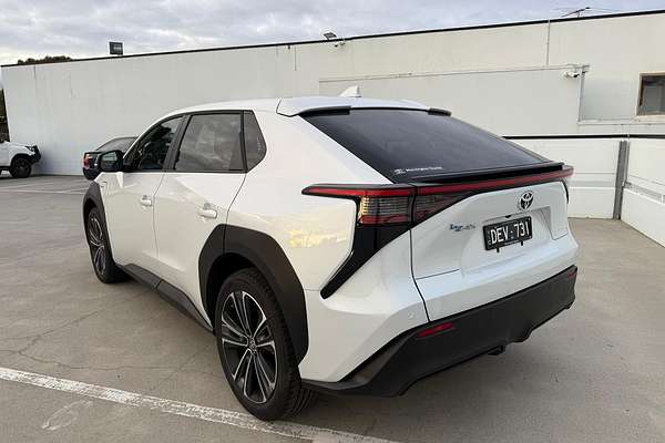 2024 Toyota bZ4X XEAM10R