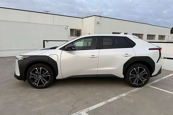 2024 Toyota bZ4X XEAM10R