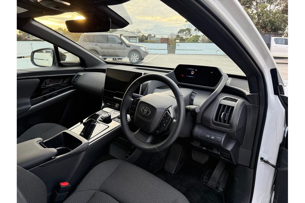 2024 Toyota bZ4X XEAM10R