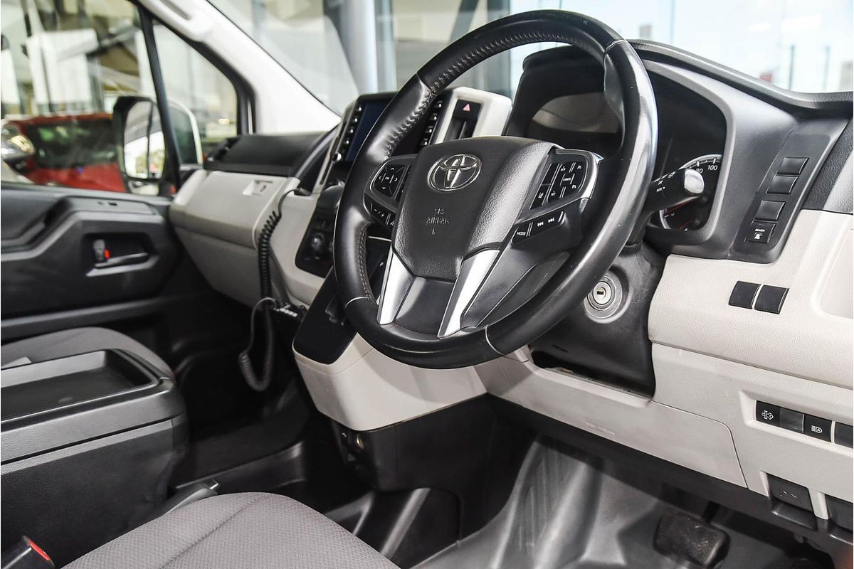 2021 Toyota Hiace Commuter GDH322R
