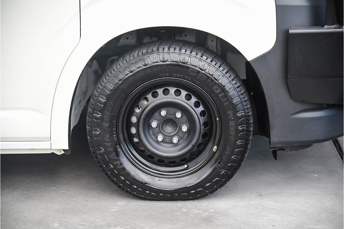 2021 Toyota Hiace Commuter GDH322R