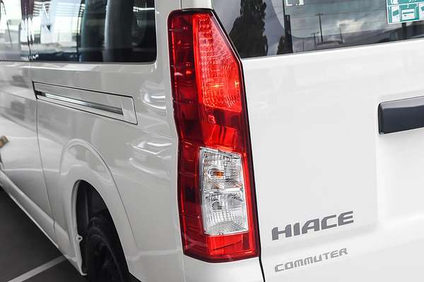 2021 Toyota Hiace Commuter GDH322R