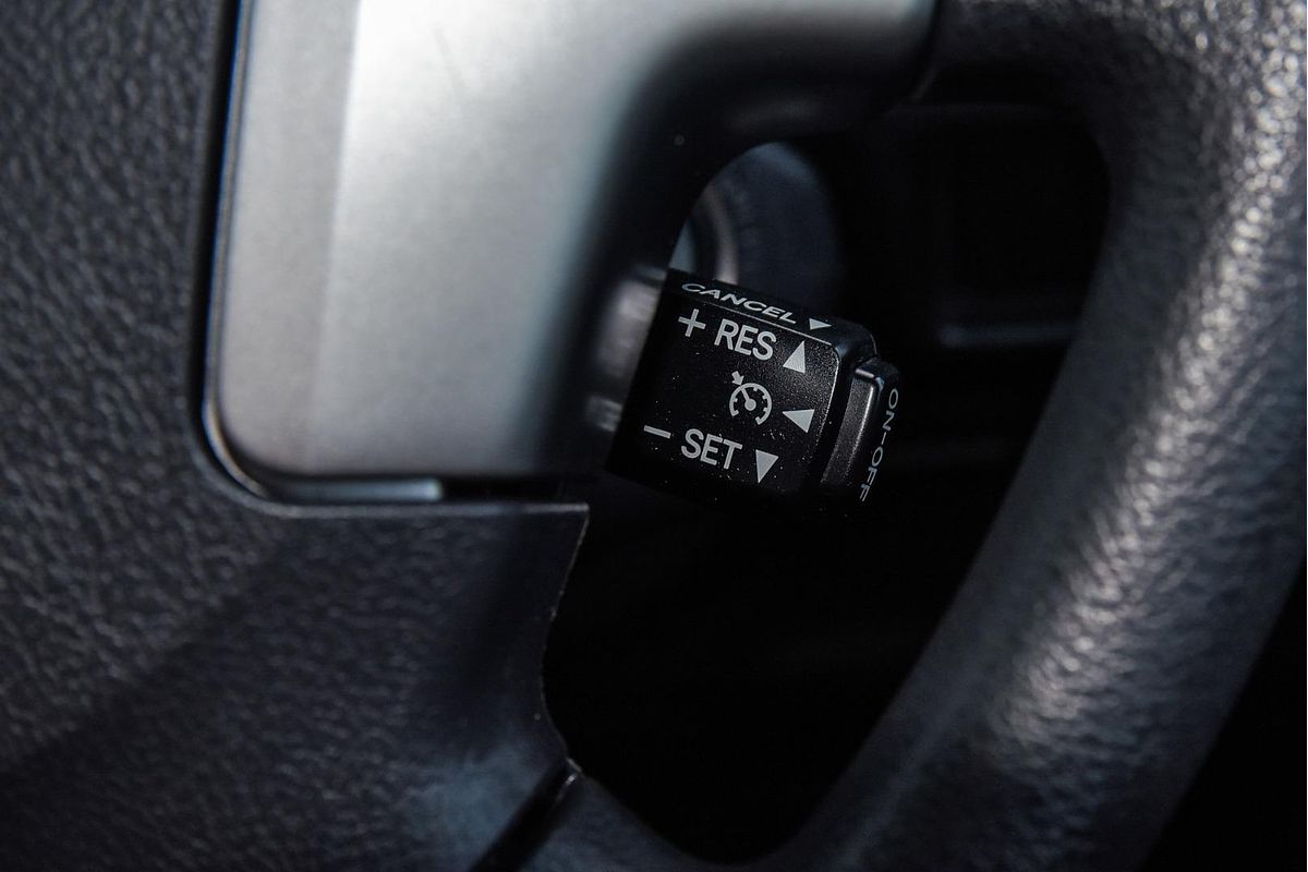2018 Toyota Hiace Commuter KDH223R