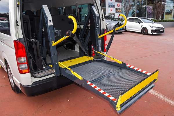2018 Toyota Hiace Commuter KDH223R