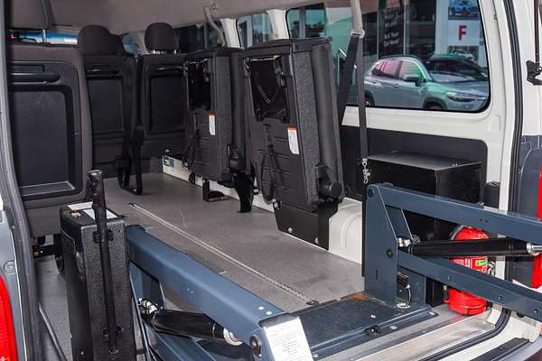 2018 Toyota Hiace Commuter KDH223R