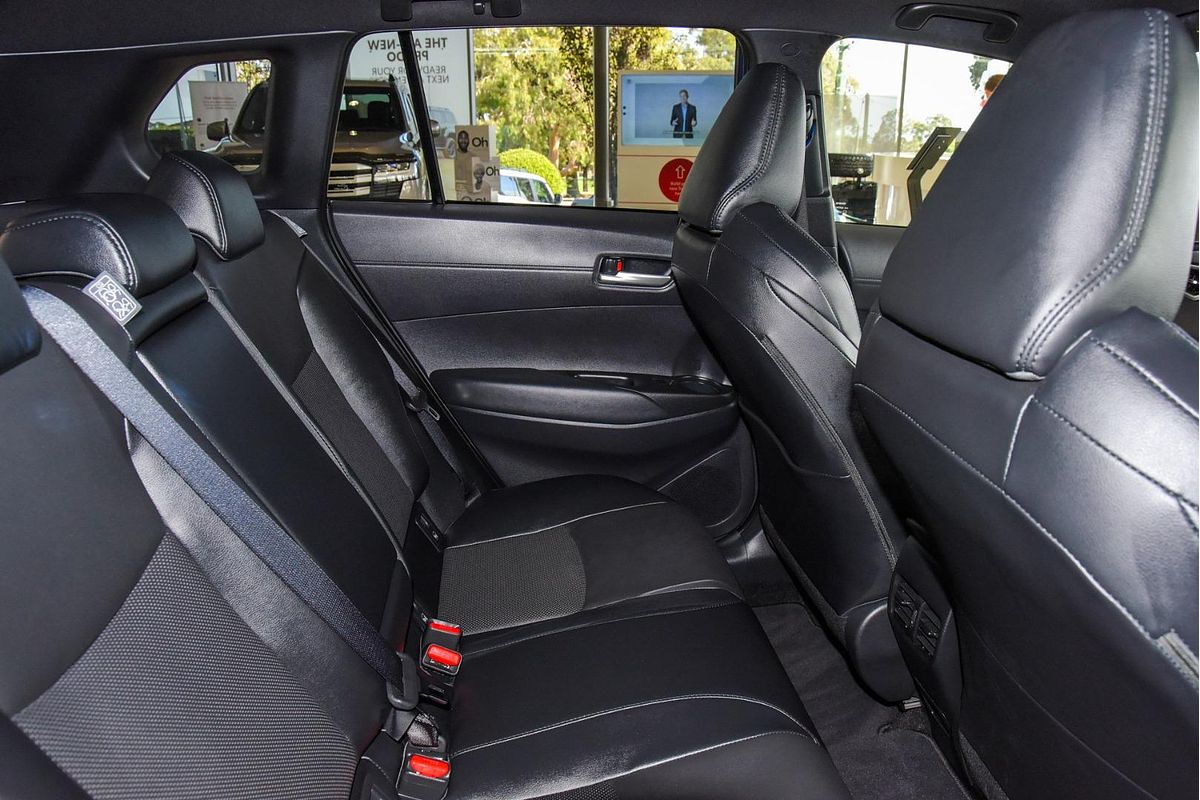 2024 Toyota Corolla Cross Atmos MXGA10R