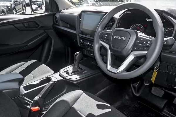 2025 Isuzu D-MAX SX High Ride Rear Wheel Drive