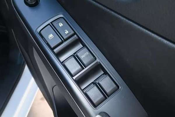 2025 Isuzu D-MAX SX High Ride Rear Wheel Drive