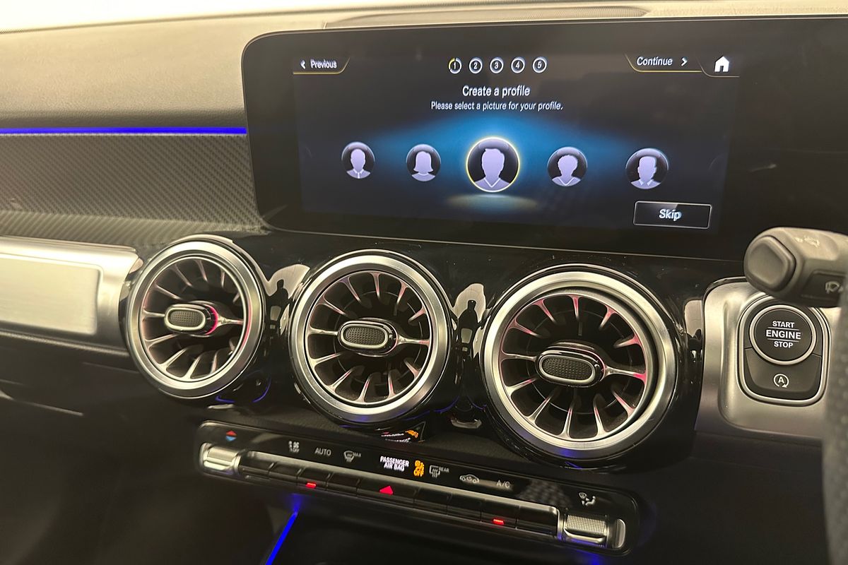 2023 Mercedes-Benz GLB-Class GLB200 X247